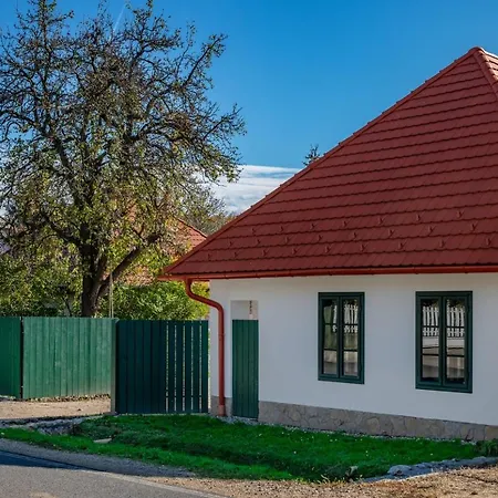 Ferrata Var Vendeghaz Csesznek Exterior photo